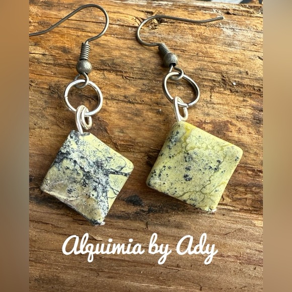 Alquimia Yellow and Black Stone Earrings - Picture 1 of 4